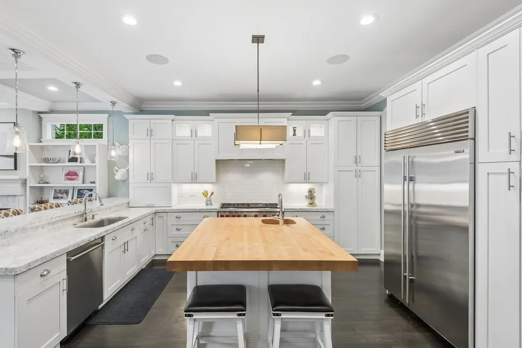 2109 West Sunnyside Avenue Chicago IL 60625