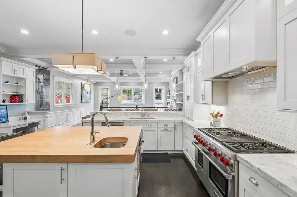 2109 West Sunnyside Avenue Chicago IL 60625