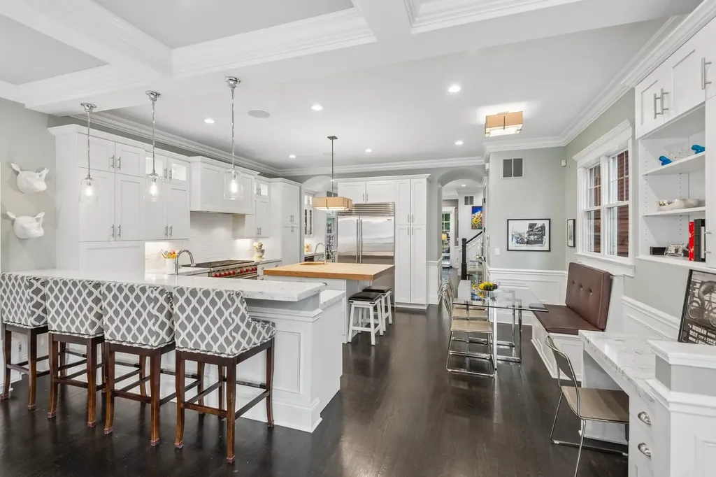 2109 West Sunnyside Avenue Chicago IL 60625