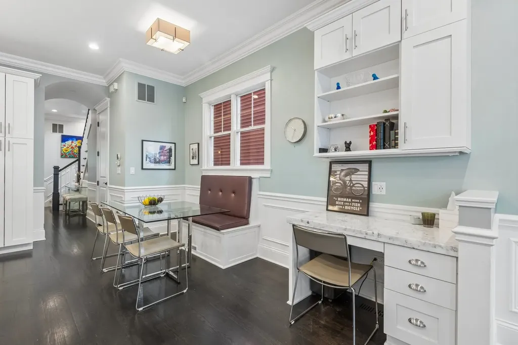 2109 West Sunnyside Avenue Chicago IL 60625