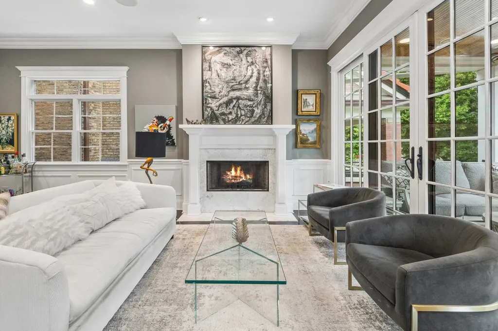 2109 West Sunnyside Avenue Chicago IL 60625