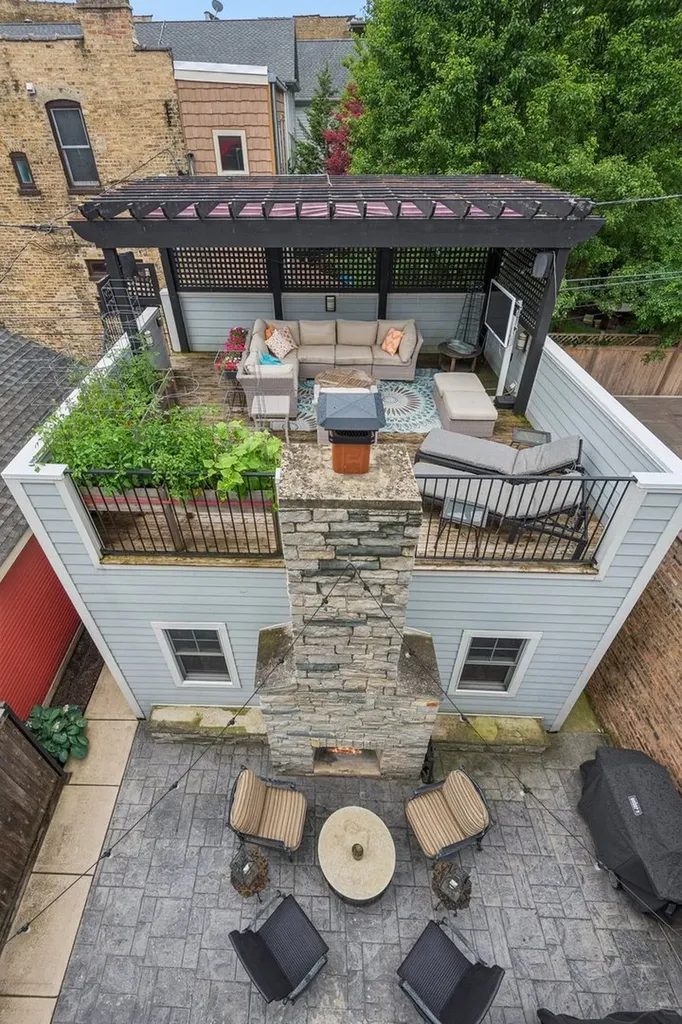 2109 West Sunnyside Avenue Chicago IL 60625