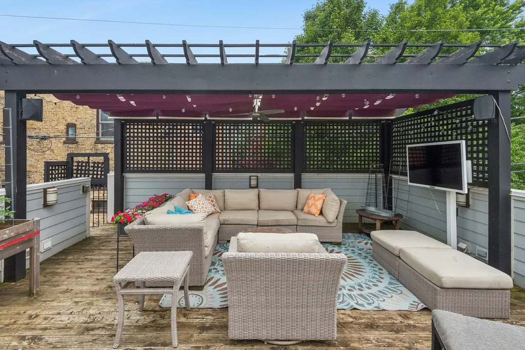 2109 West Sunnyside Avenue Chicago IL 60625