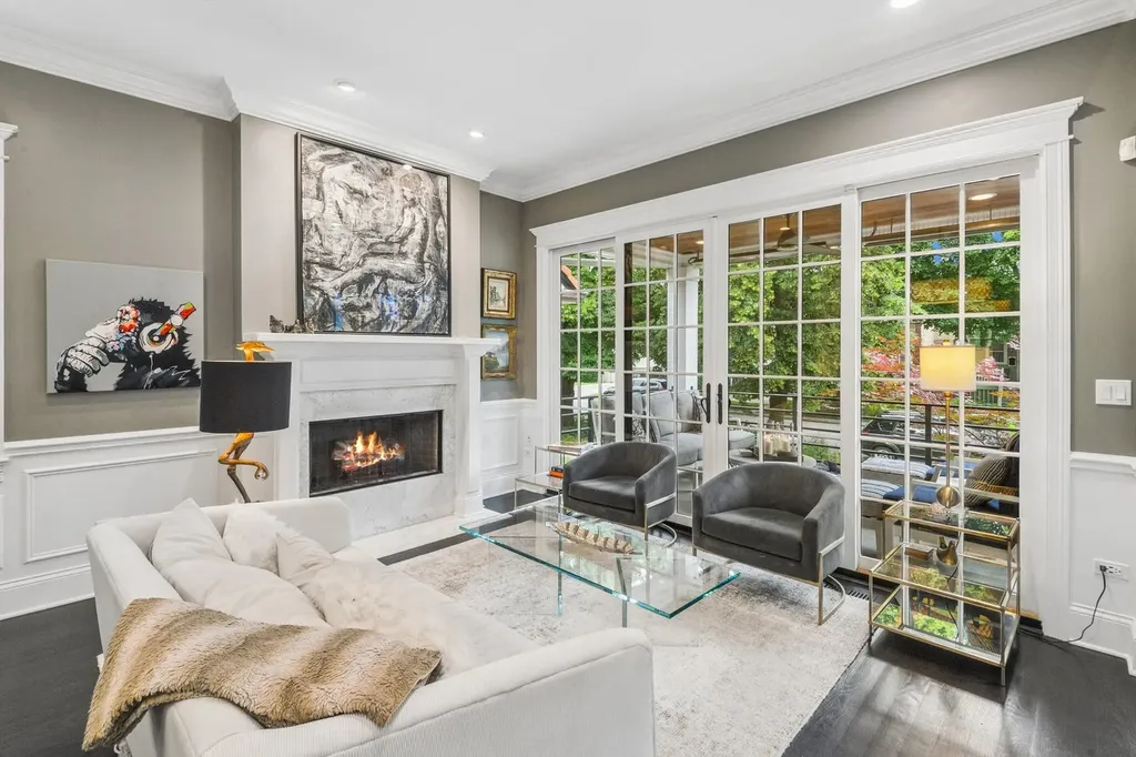 2109 West Sunnyside Avenue Chicago IL 60625