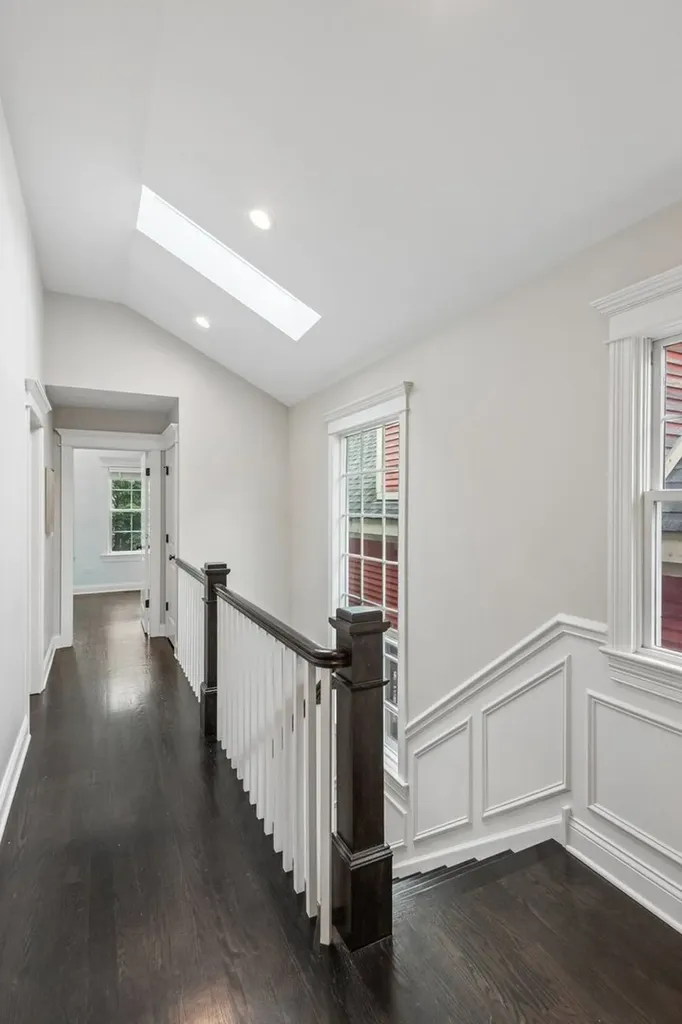 2109 West Sunnyside Avenue Chicago IL 60625