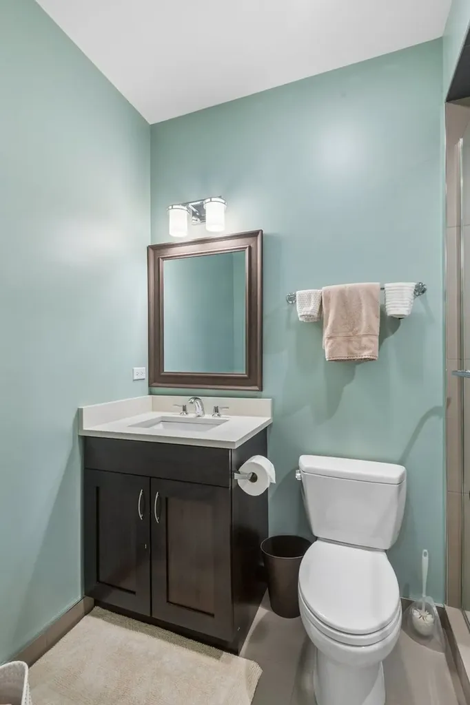 2109 West Sunnyside Avenue Chicago IL 60625