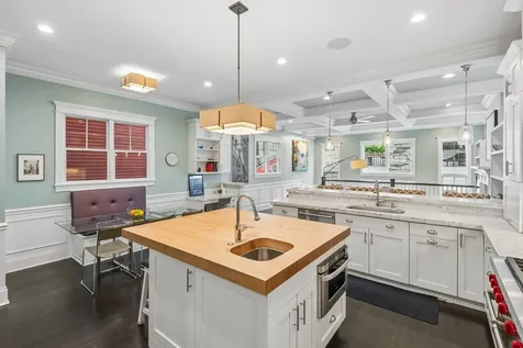 2109 West Sunnyside Avenue Chicago IL 60625