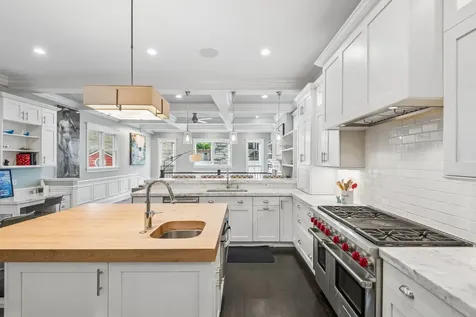 2109 West Sunnyside Avenue Chicago IL 60625