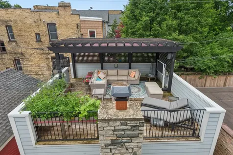 2109 West Sunnyside Avenue Chicago IL 60625