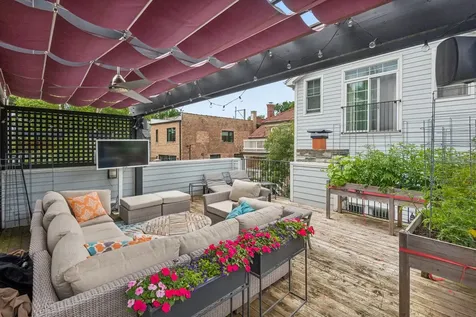 2109 West Sunnyside Avenue Chicago IL 60625