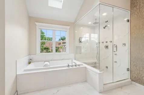 2109 West Sunnyside Avenue Chicago IL 60625