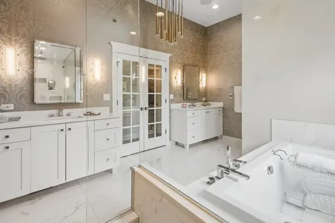 2109 West Sunnyside Avenue Chicago IL 60625
