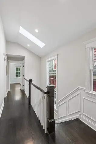 2109 West Sunnyside Avenue Chicago IL 60625