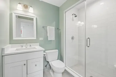 2109 West Sunnyside Avenue Chicago IL 60625
