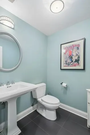 2109 West Sunnyside Avenue Chicago IL 60625