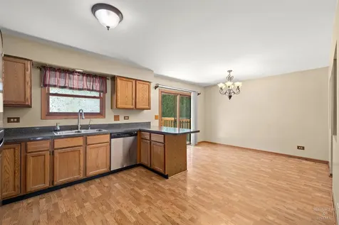 558 Barbary Lane Woodstock IL 60098