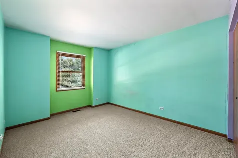 558 Barbary Lane Woodstock IL 60098