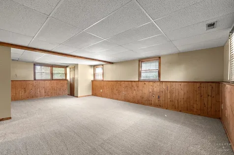 558 Barbary Lane Woodstock IL 60098