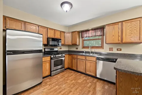 558 Barbary Lane Woodstock IL 60098