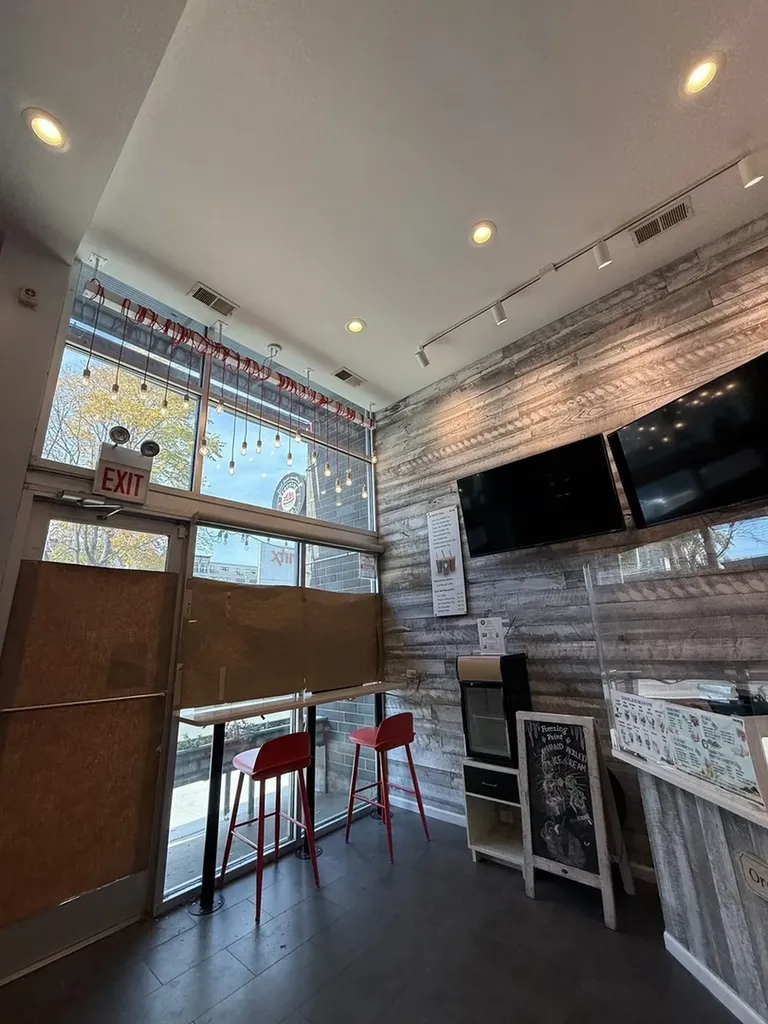 3127 North Ashland Avenue Chicago IL 60657