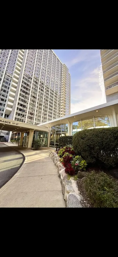 4250 North Marine Drive Chicago IL 60613