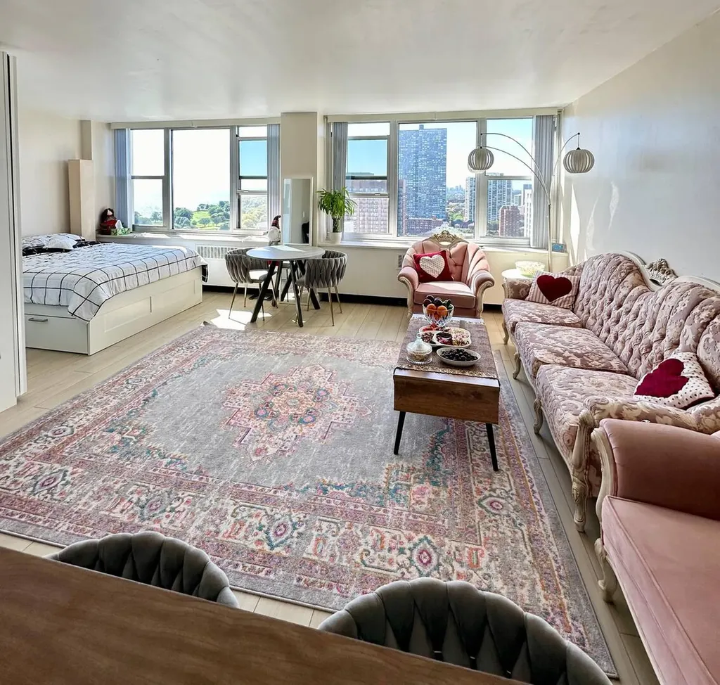 4250 North Marine Drive Chicago IL 60613