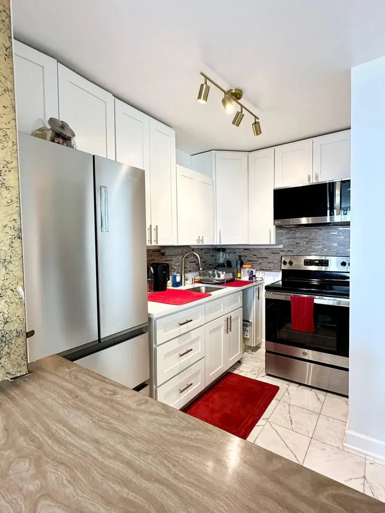 4250 North Marine Drive Chicago IL 60613