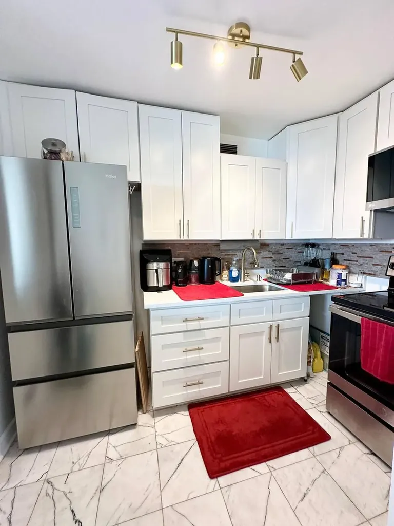 4250 North Marine Drive Chicago IL 60613