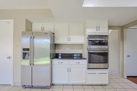 961 Twisted Oak Lane Buffalo Grove IL 60089