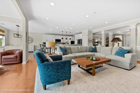 3737 Canton Circle Mundelein IL 60060