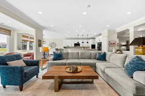 3737 Canton Circle Mundelein IL 60060