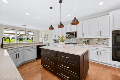 3737 Canton Circle Mundelein IL 60060