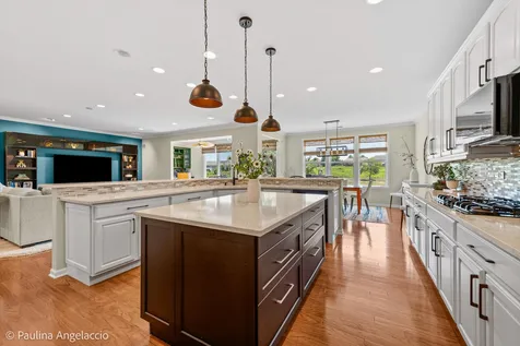 3737 Canton Circle Mundelein IL 60060