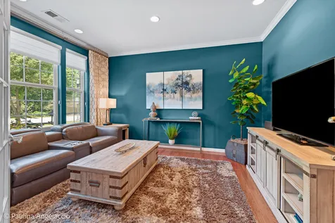 3737 Canton Circle Mundelein IL 60060