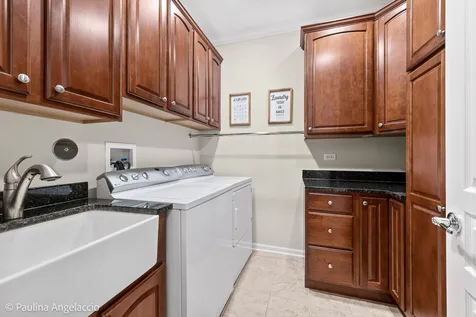 3737 Canton Circle Mundelein IL 60060