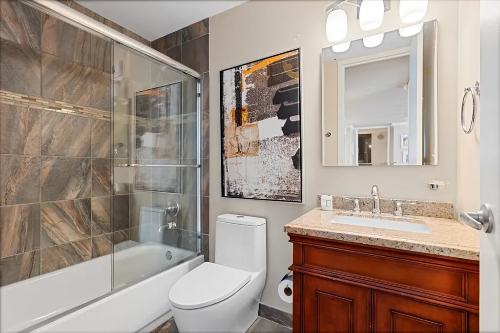 1660 North La Salle Street Chicago IL 60614