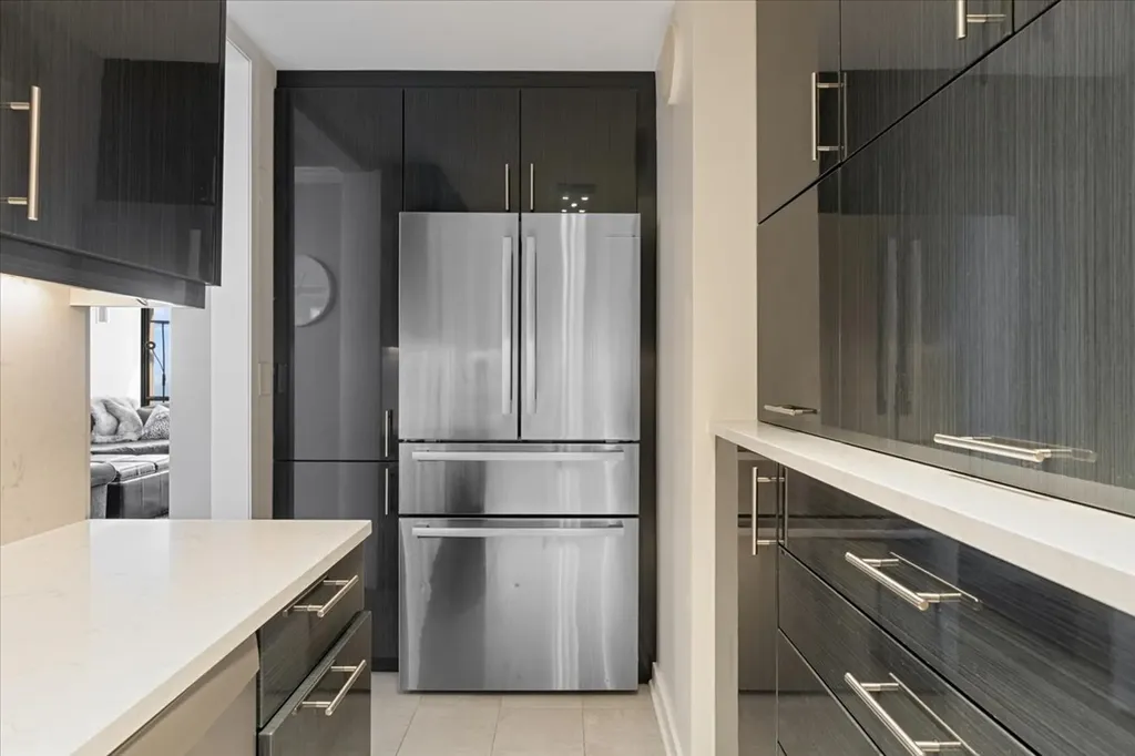 1660 North La Salle Street Chicago IL 60614