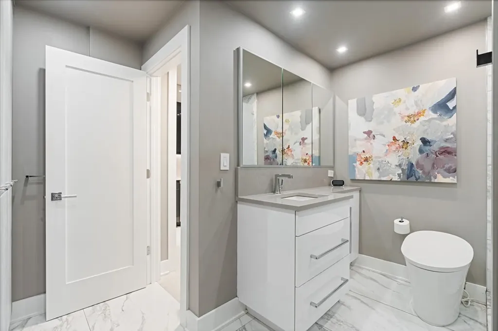 1660 North La Salle Street Chicago IL 60614
