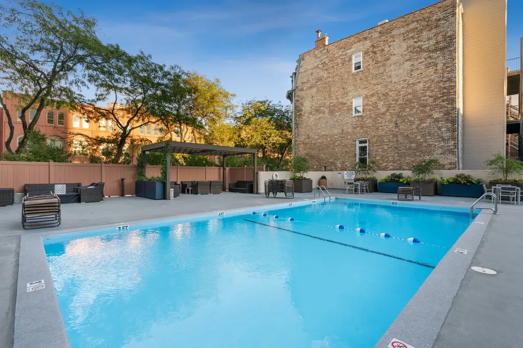 1660 North La Salle Street Chicago IL 60614