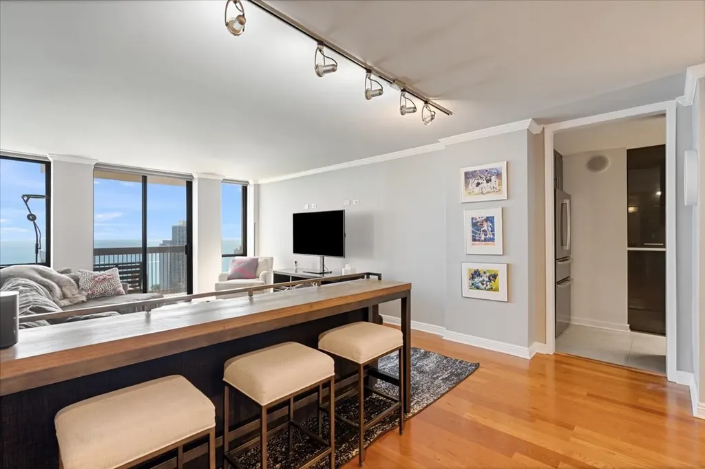 1660 North La Salle Street Chicago IL 60614