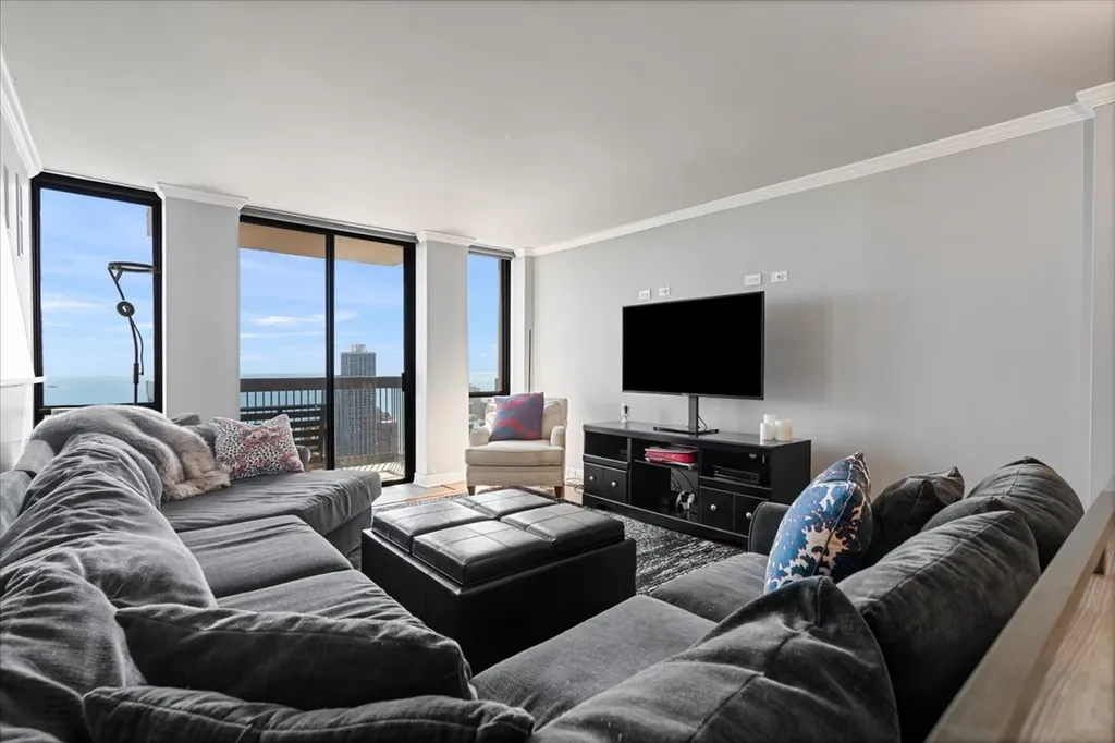 1660 North La Salle Street Chicago IL 60614