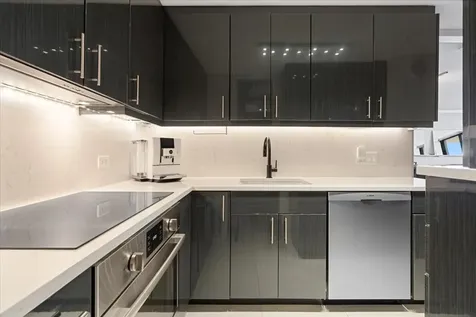1660 North La Salle Street Chicago IL 60614