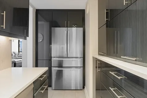 1660 North La Salle Street Chicago IL 60614