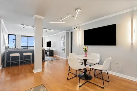 1660 North La Salle Street Chicago IL 60614
