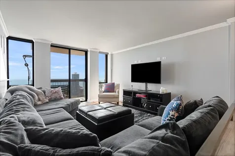 1660 North La Salle Street Chicago IL 60614
