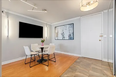 1660 North La Salle Street Chicago IL 60614