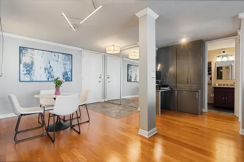 1660 North La Salle Street Chicago IL 60614