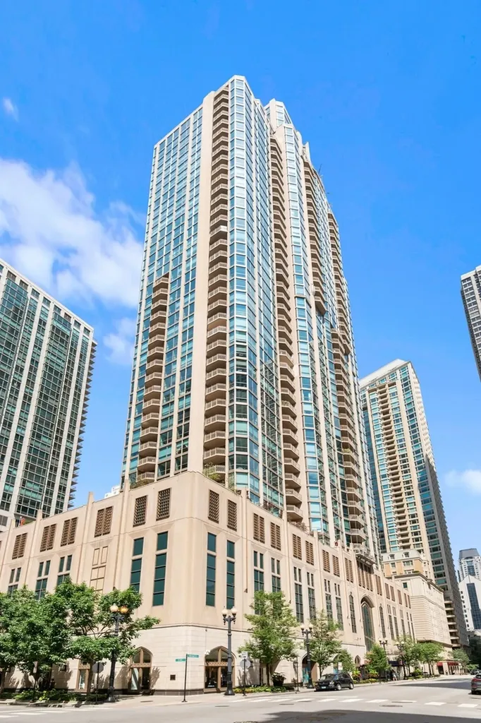 21 East Huron Street Chicago IL 60611