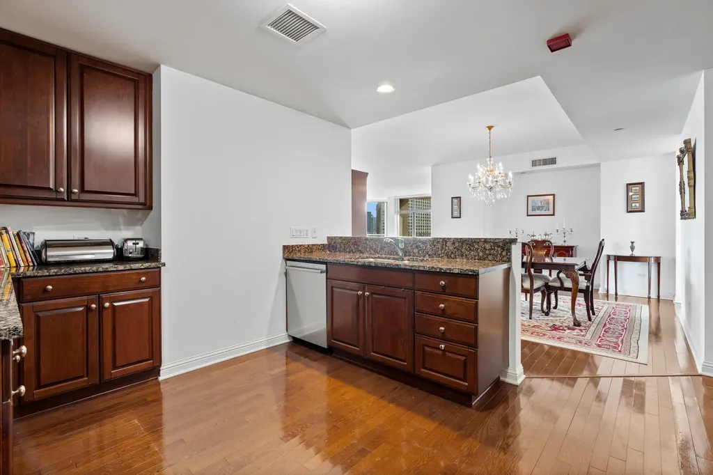 21 East Huron Street Chicago IL 60611