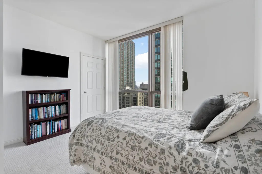 21 East Huron Street Chicago IL 60611